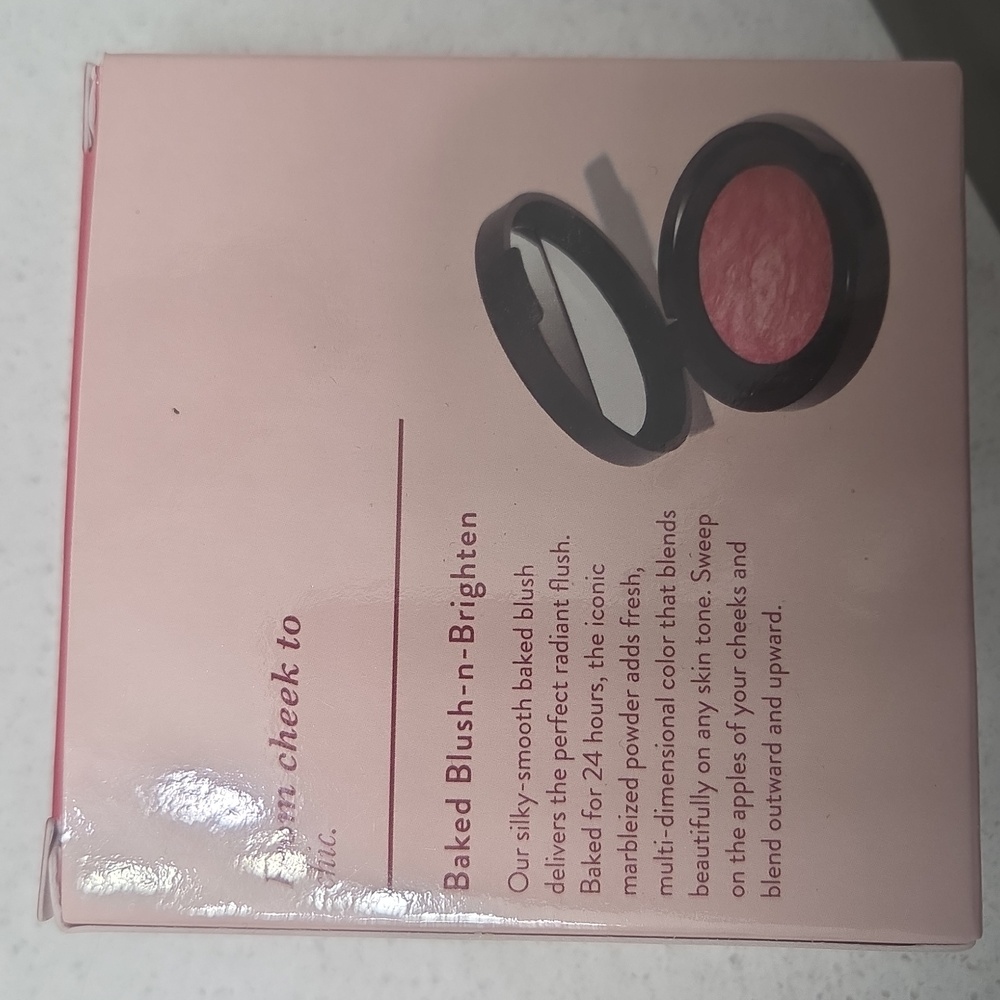 Laura Geller Baked Blush-N-Brighten Marbleized Blush In Sunlit Rose - Picture 3 of 7